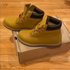 Timberland Waterproof Boots Youth 7 Women’s 8